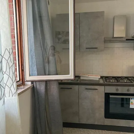 Sulla Piazza 90 M Dal Mare