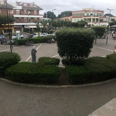 Apartment Sulla Piazza 90 M Dal Mare *
